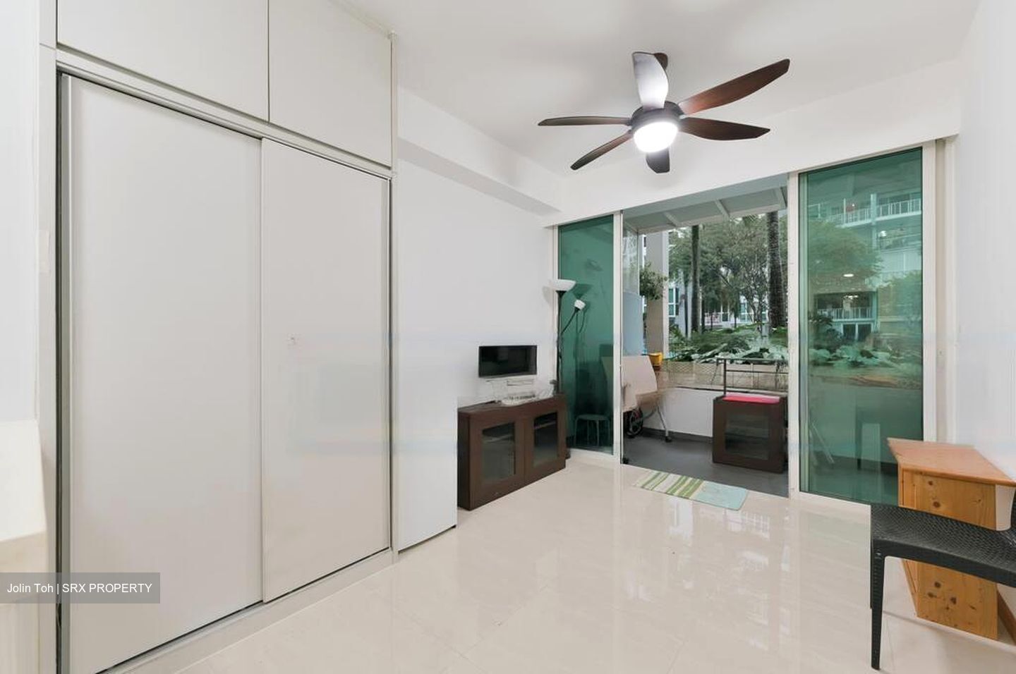 1 Canberra (D27), Condominium #483520051